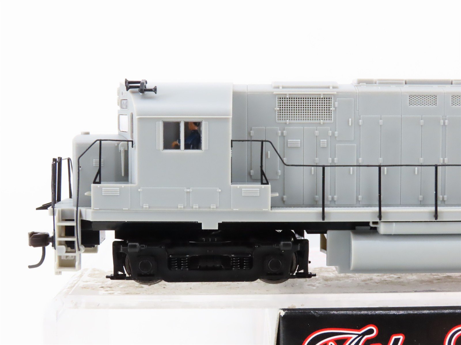 HO Scale Atlas Classic 9360 Undecorated C425 Diesel Locomotive