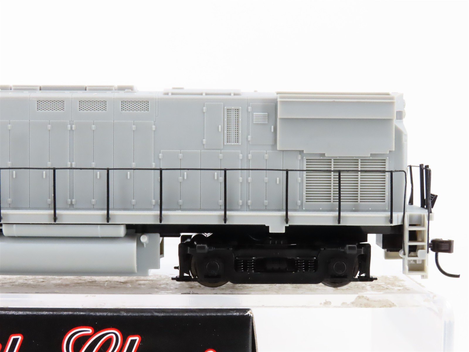 HO Scale Atlas Classic 9360 Undecorated C425 Diesel Locomotive