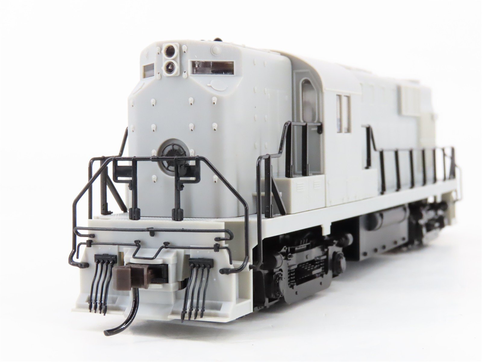 HO Scale Atlas Classic 8770 Undecorated RS11 Diesel Locomotive