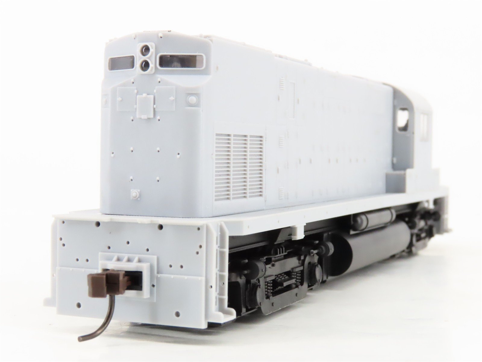 HO Scale Atlas Silver 10001977 Undecorated C420 Phase 2 Diesel Locomotive