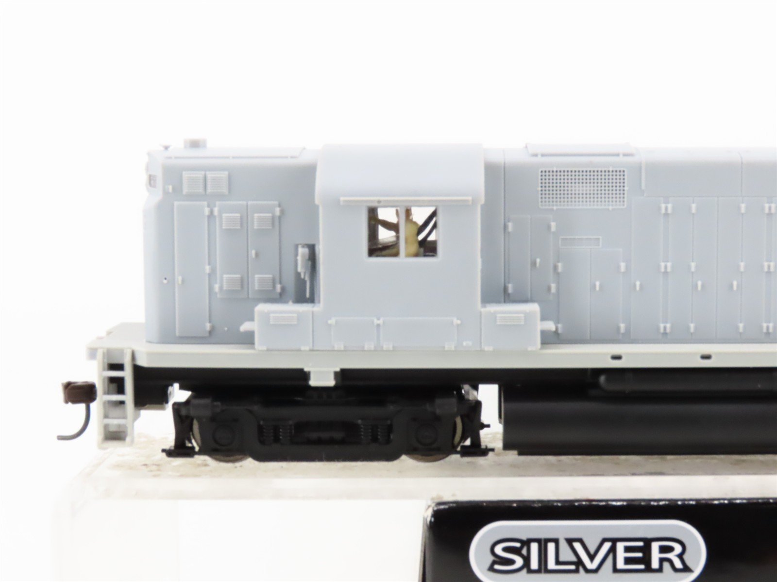 HO Scale Atlas Silver 10001977 Undecorated C420 Phase 2 Diesel Locomotive