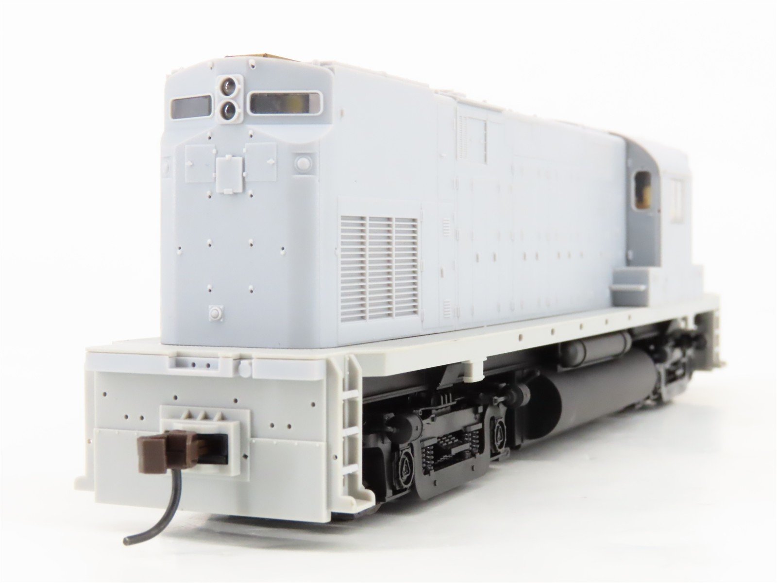 HO Scale Atlas Silver 10001977 Undecorated C420 Phase 2 Diesel Locomotive