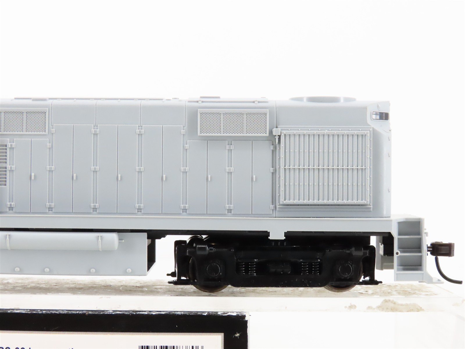 HO Scale Atlas Trainman 8380 Undecorated RS-32 Diesel Locomotive