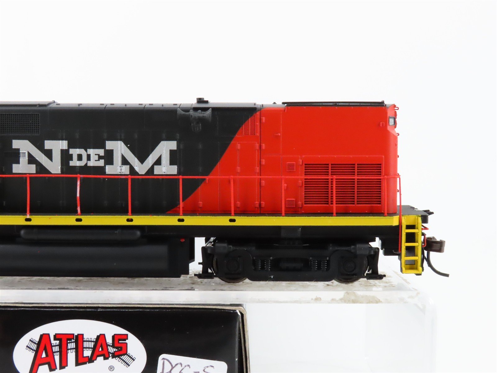 HO Atlas 10001141 N de M Nacionales de México C420 Diesel #220 wDCC & Sound