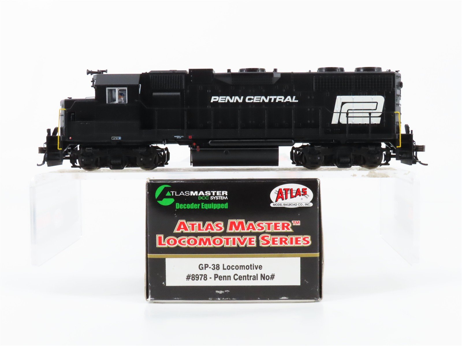 HO Scale Atlas Master 8978 PC Penn Central GP38 Diesel Locomotive
