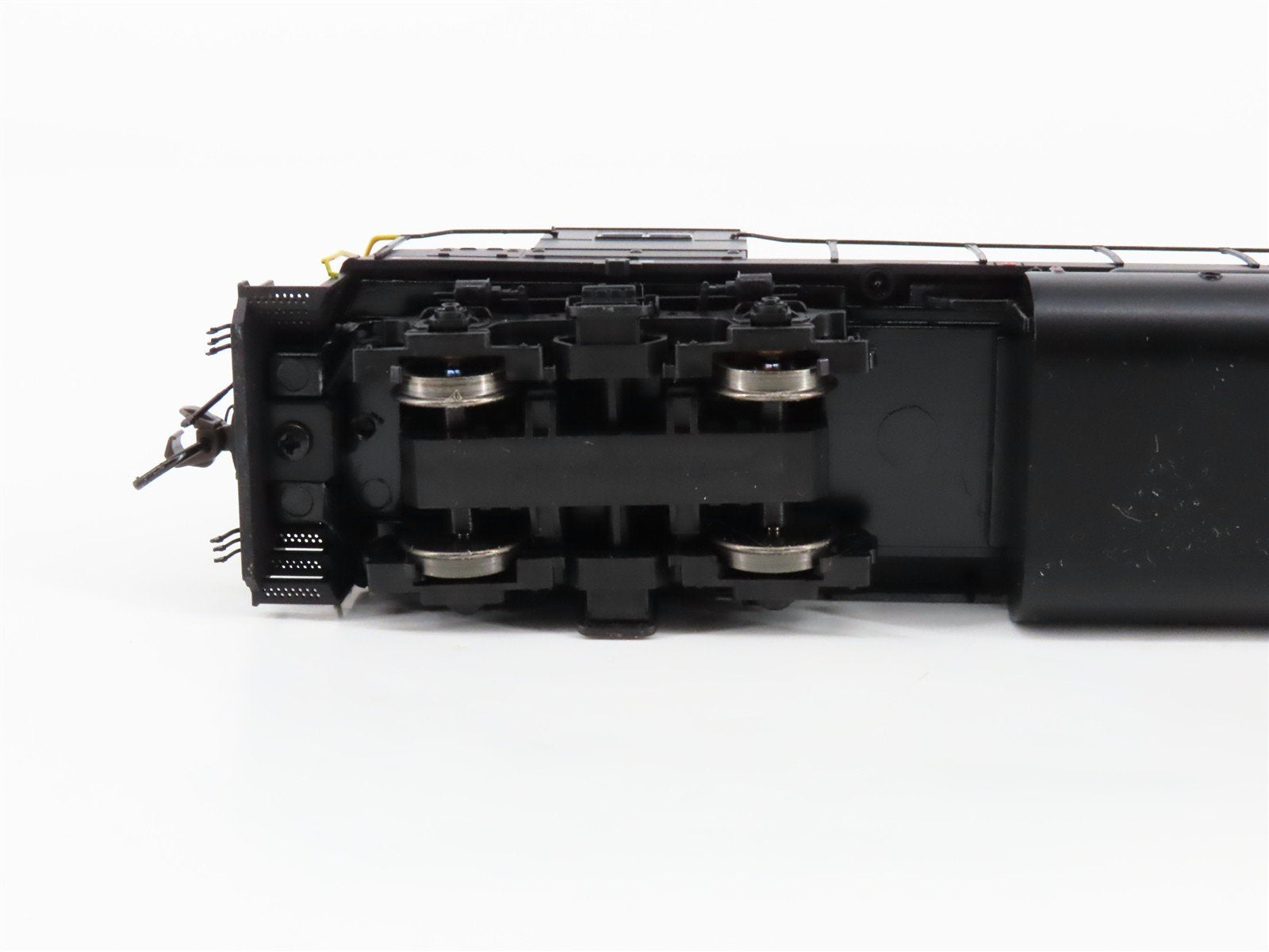 HO Scale Atlas Master 8978 PC Penn Central GP38 Diesel Locomotive