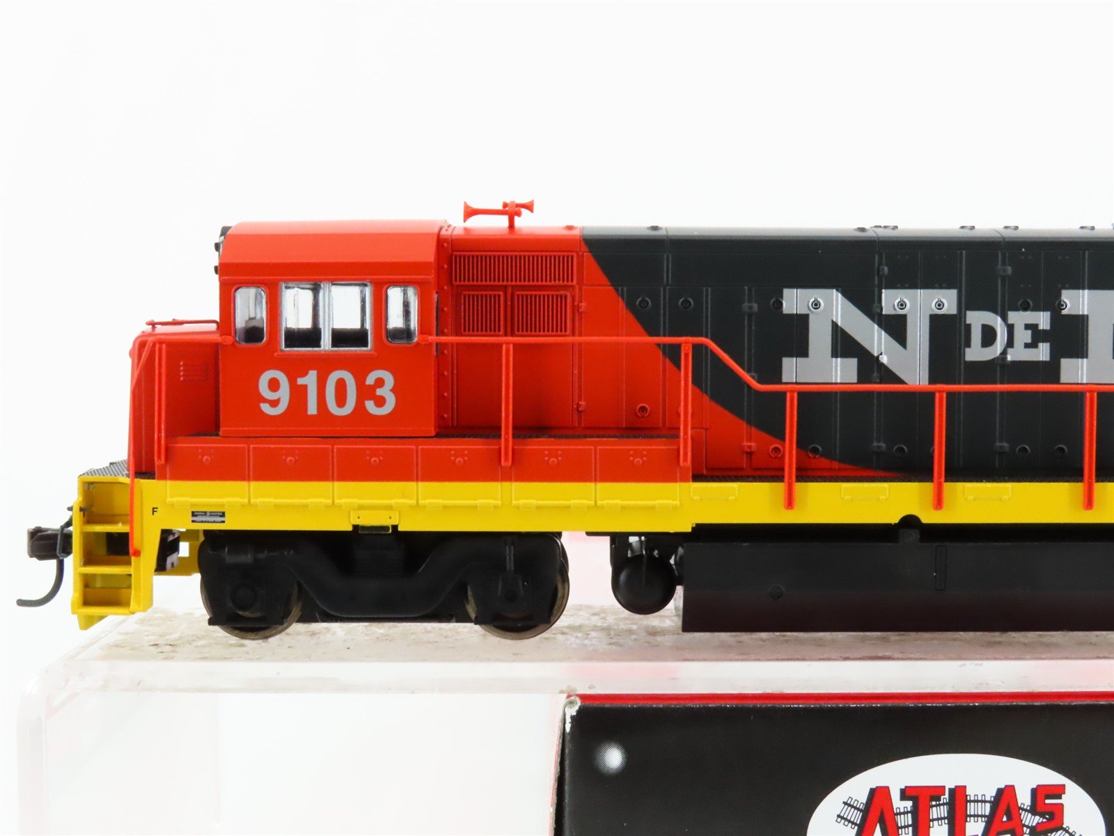 HO Scale Atlas 8294 N de M Nacionales de México U23B Diesel Locomotive #9103
