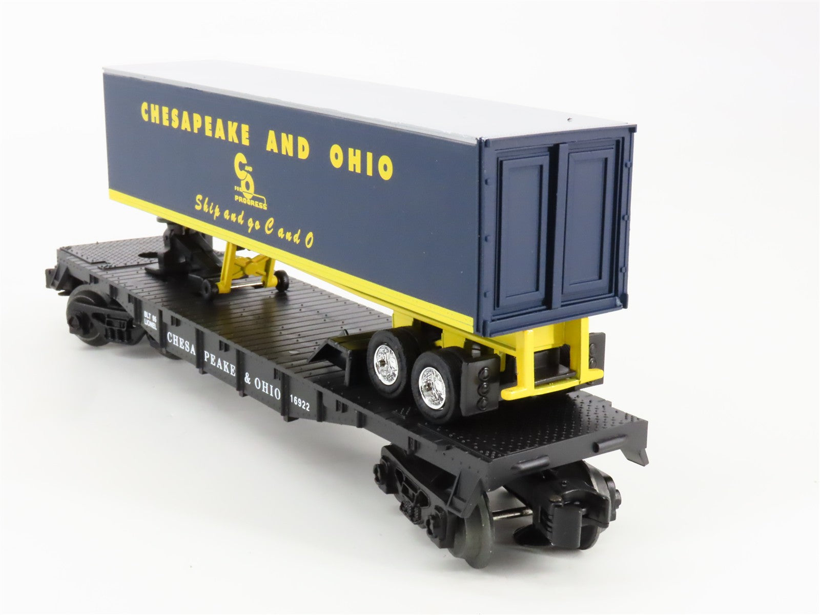 O Scale Lionel 6-16922 Chesapeake & Ohio Flat Car with Trailer 16922 RTR