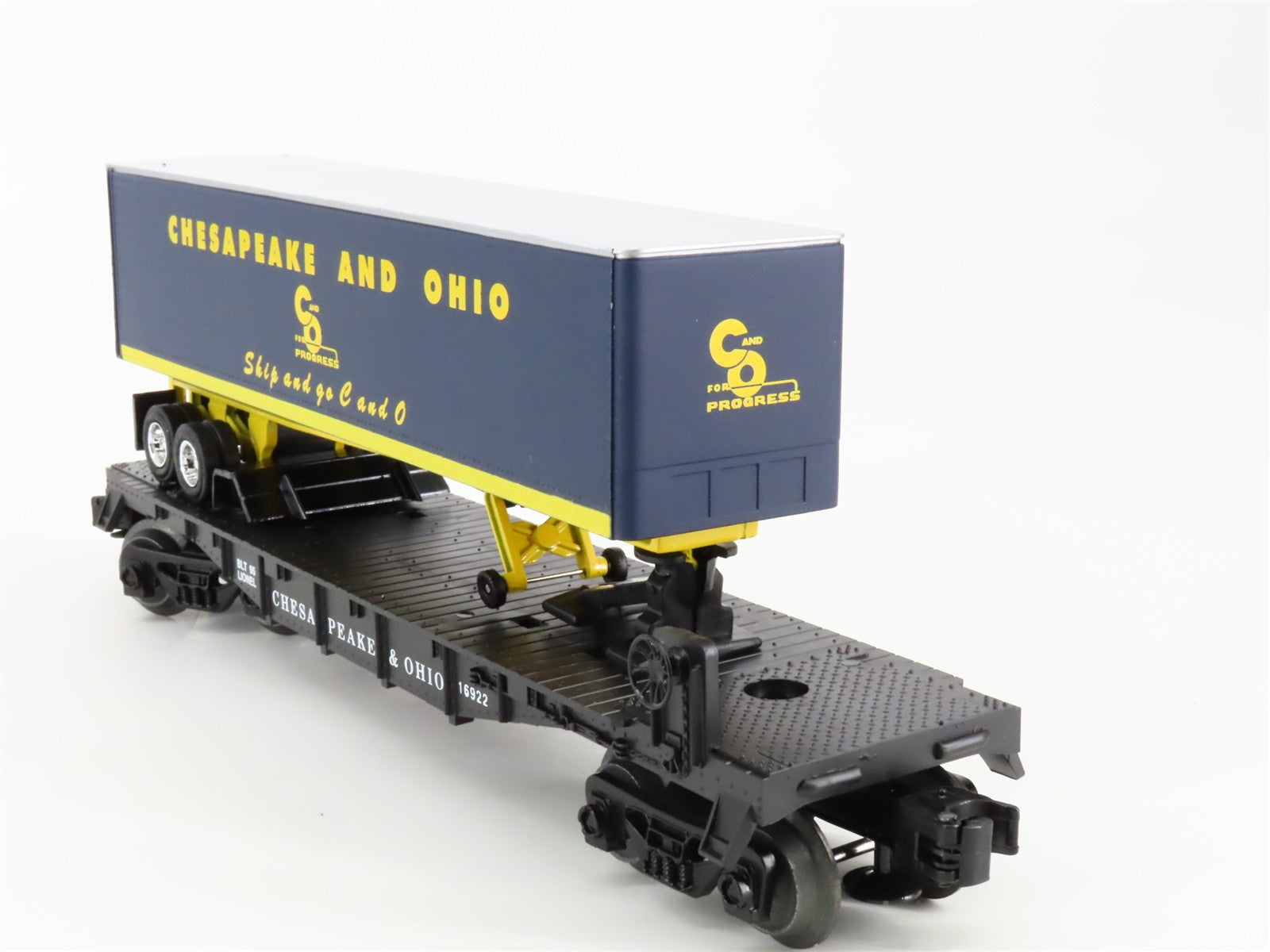 O Scale Lionel 6-16922 Chesapeake & Ohio Flat Car with Trailer 16922 RTR