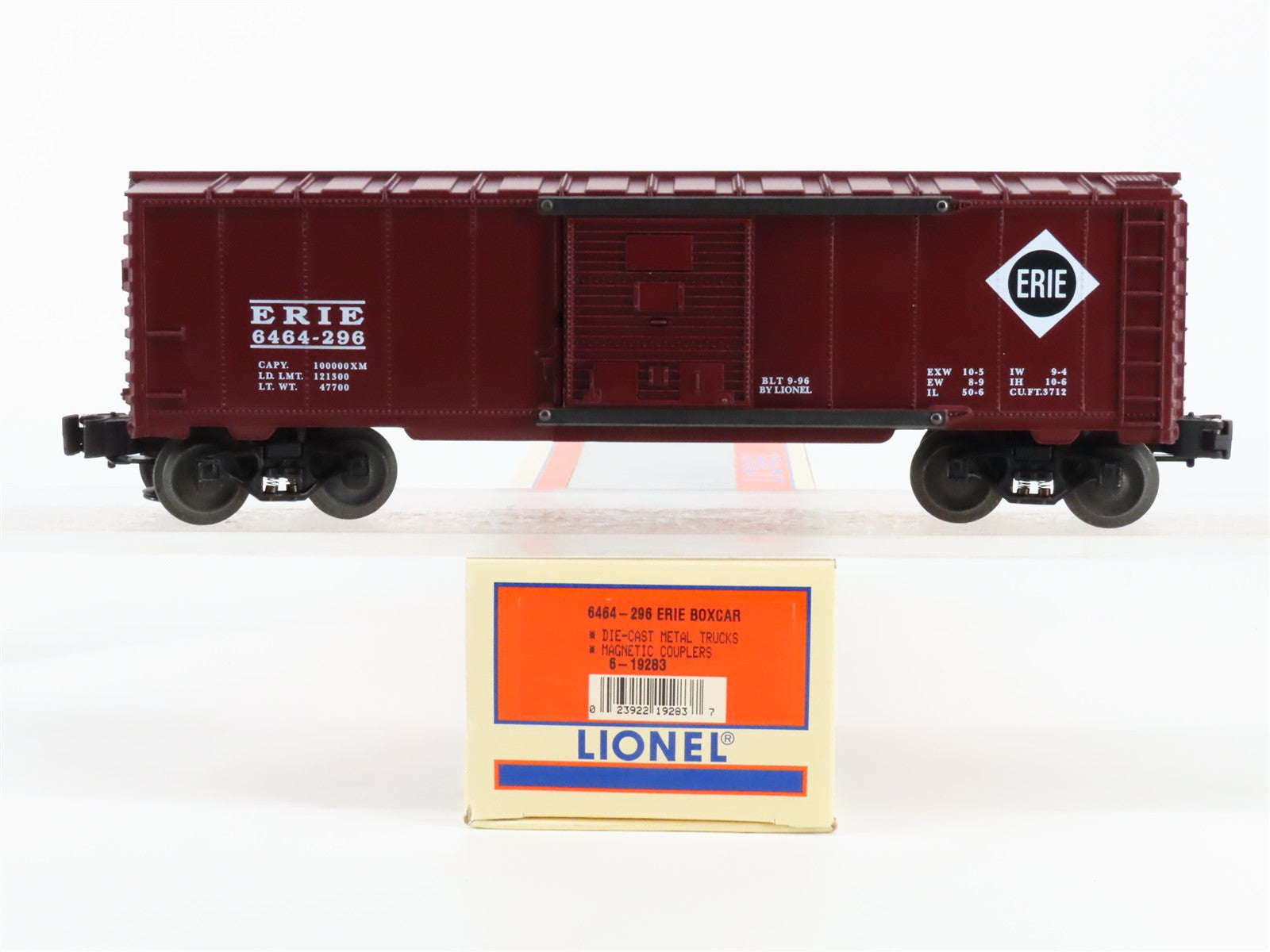 O Scale Lionel 6-19283 Erie Railroad Box Car 6464-296 RTR