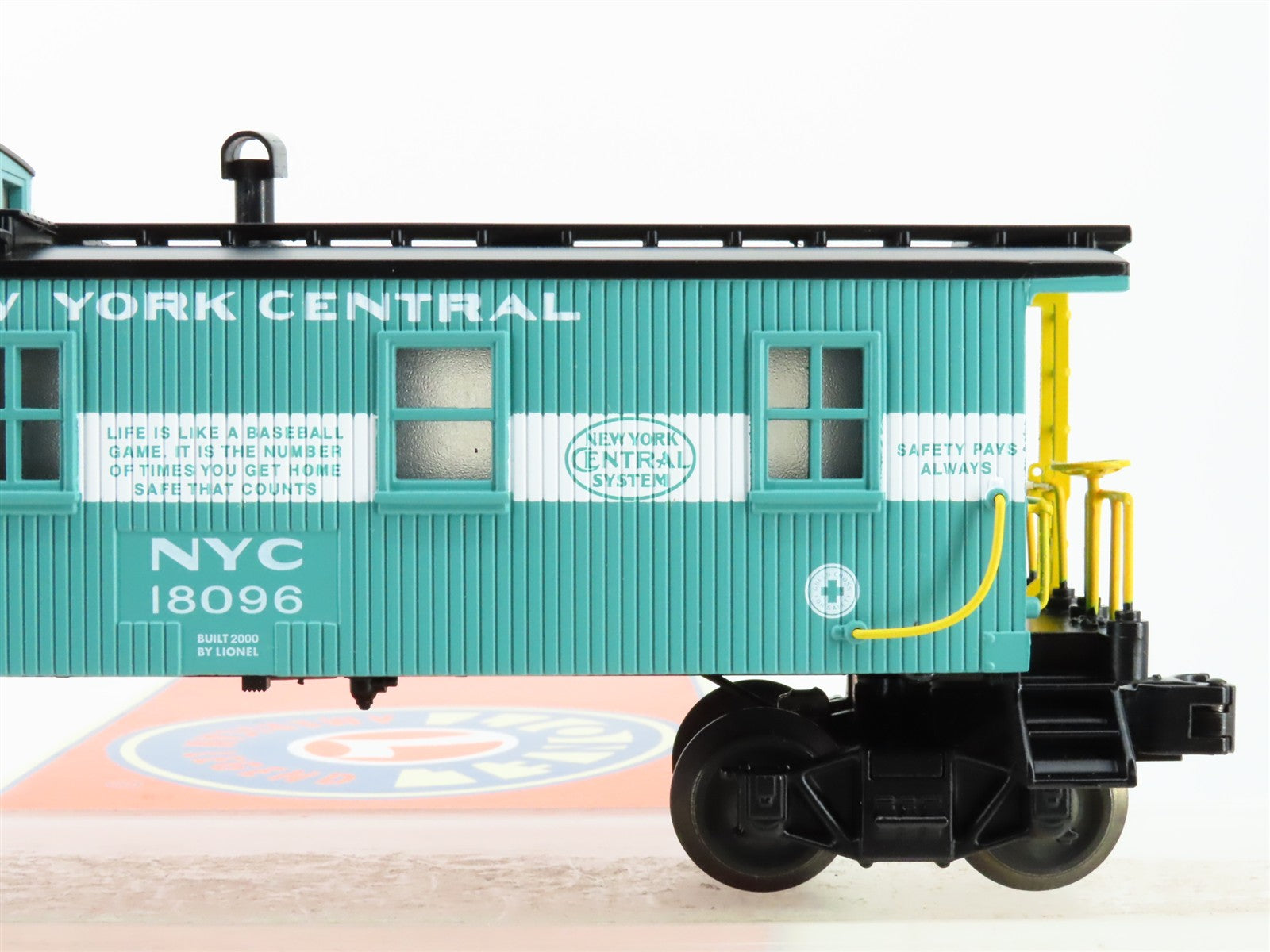 O Scale Lionel 6-17636 NYC New York Central Wood-Sheathed Caboose Lighted RTR