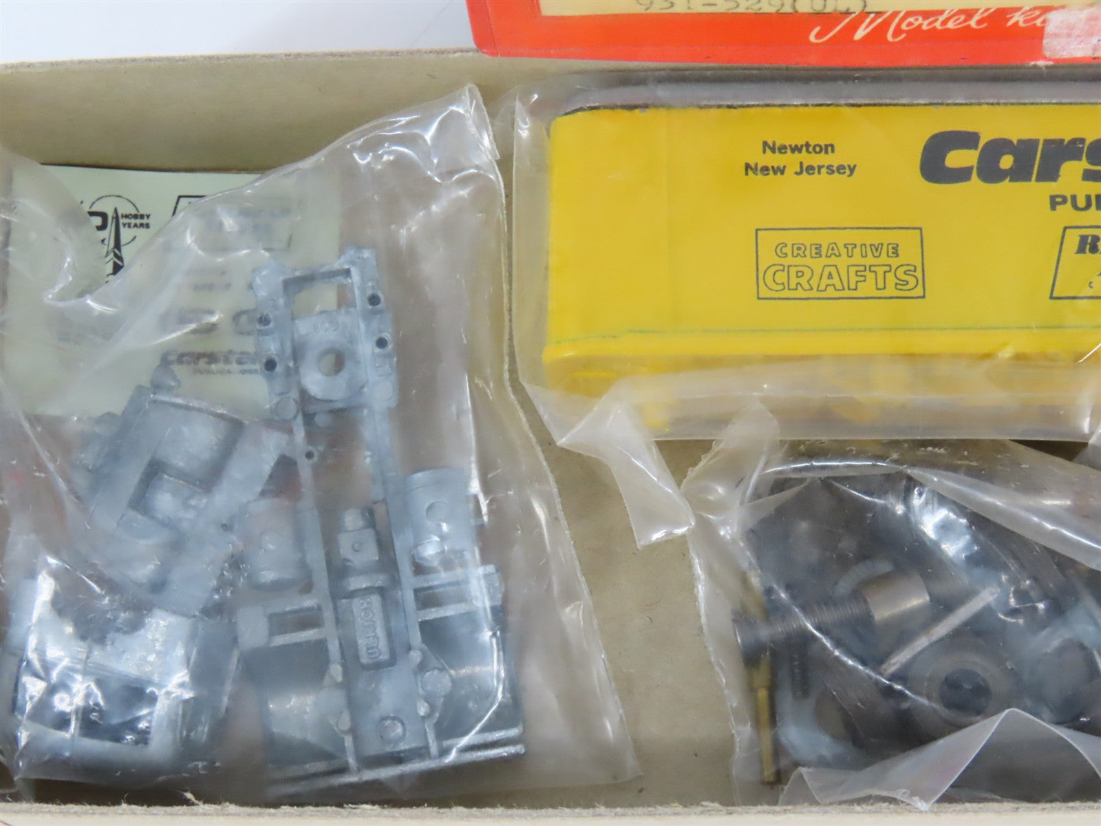 HO 1/87 Scale Ulrich Kit 931-529(UL) Mack 2-Axle Tractor & Carstens Trailer