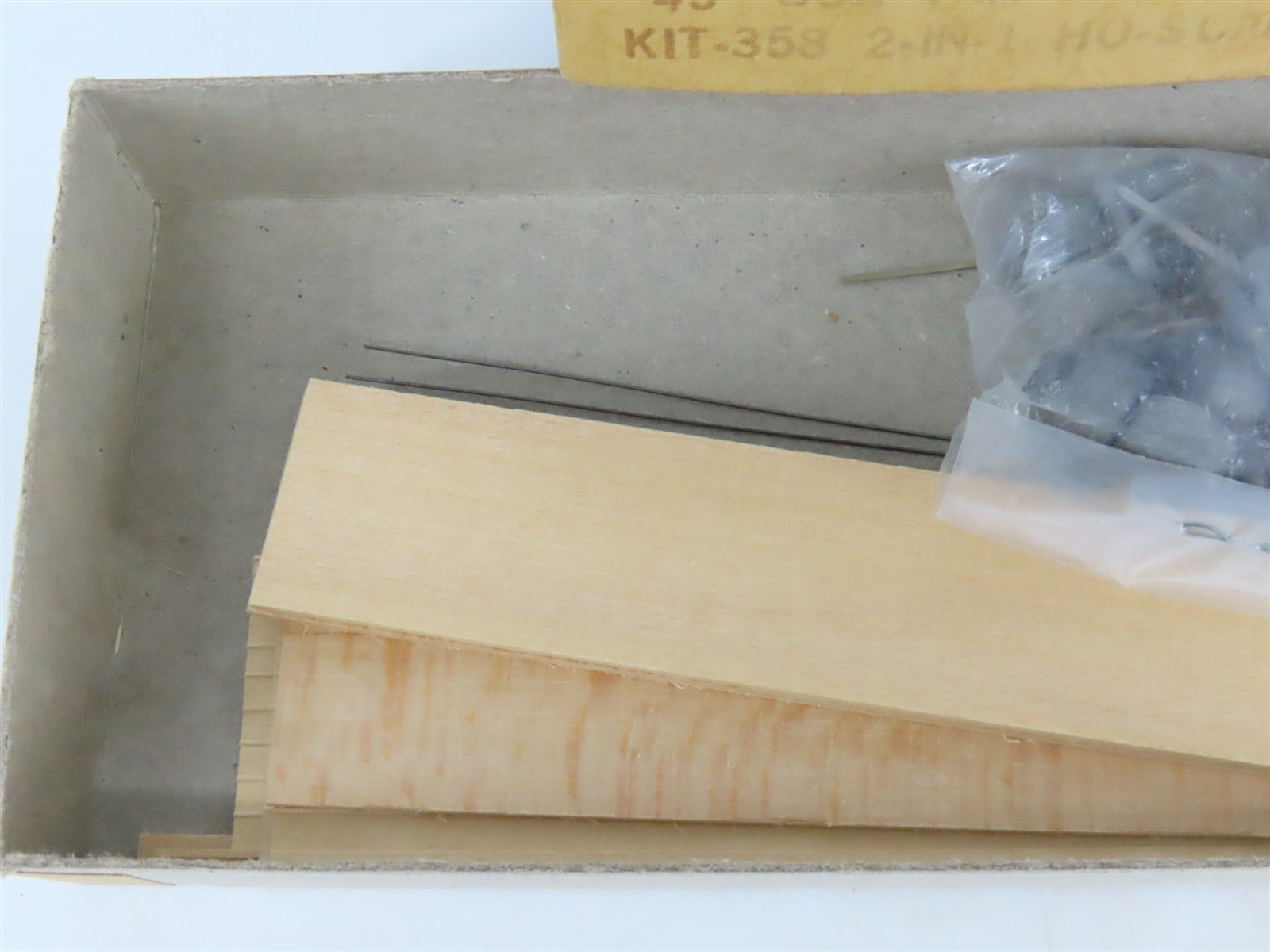HO Scale Gloor Craft Models 2 in 1 Kit 358 Unpainted 45' Box Van Trailer