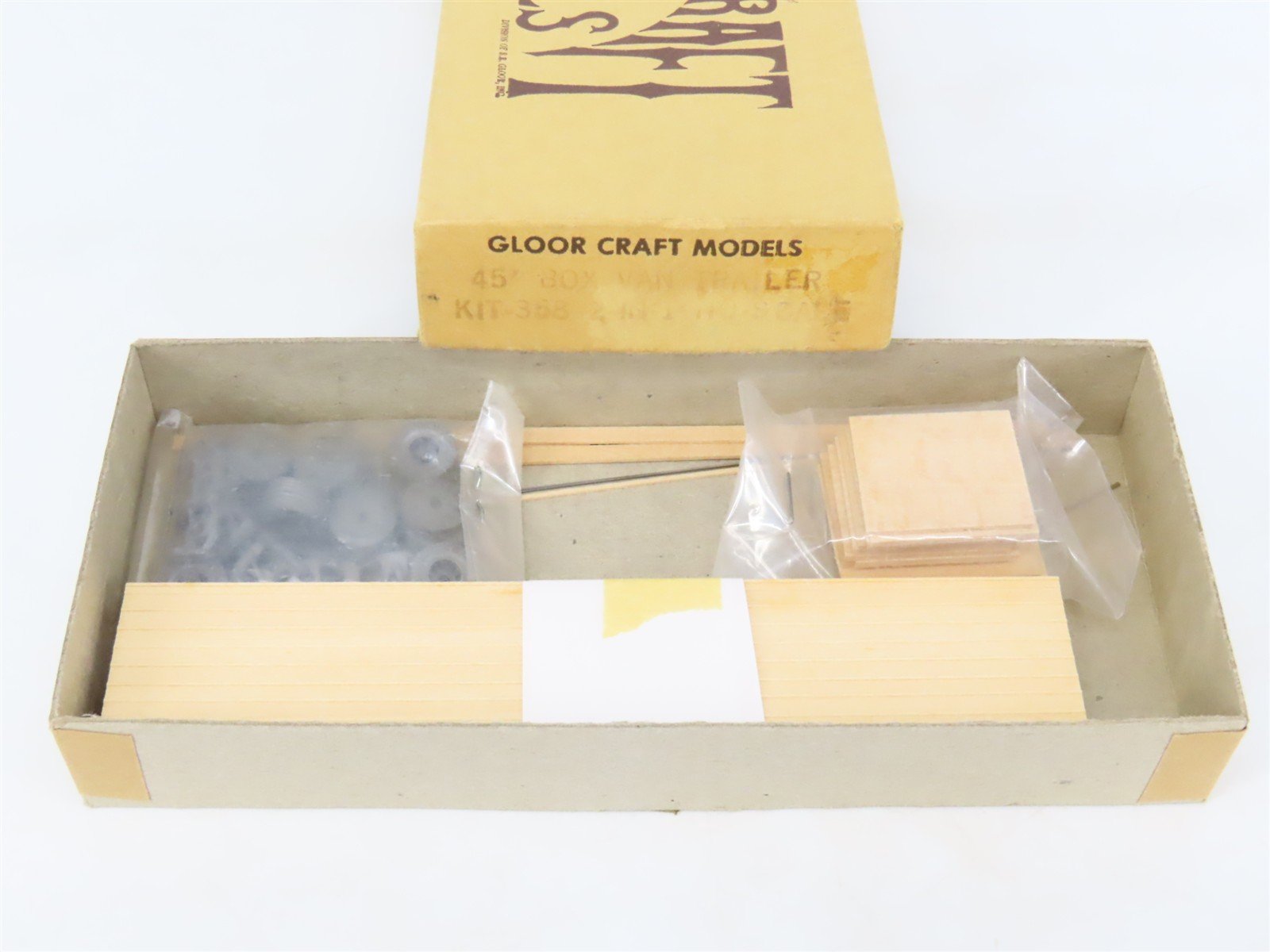 HO Scale Gloor Craft Models 2 in 1 Kit 358 Unpainted 45' Box Van Trailer
