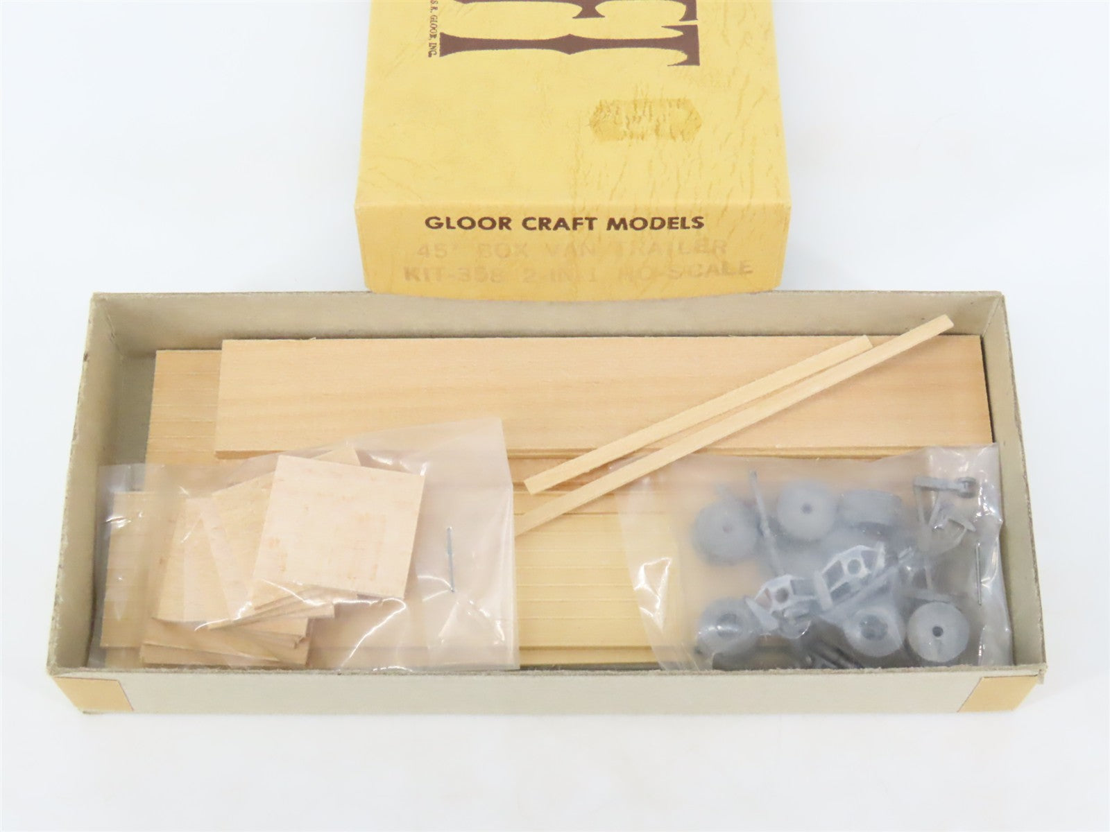HO Scale Gloor Craft Models 2 in 1 Kit 358 Unpainted 45' Box Van Trailer
