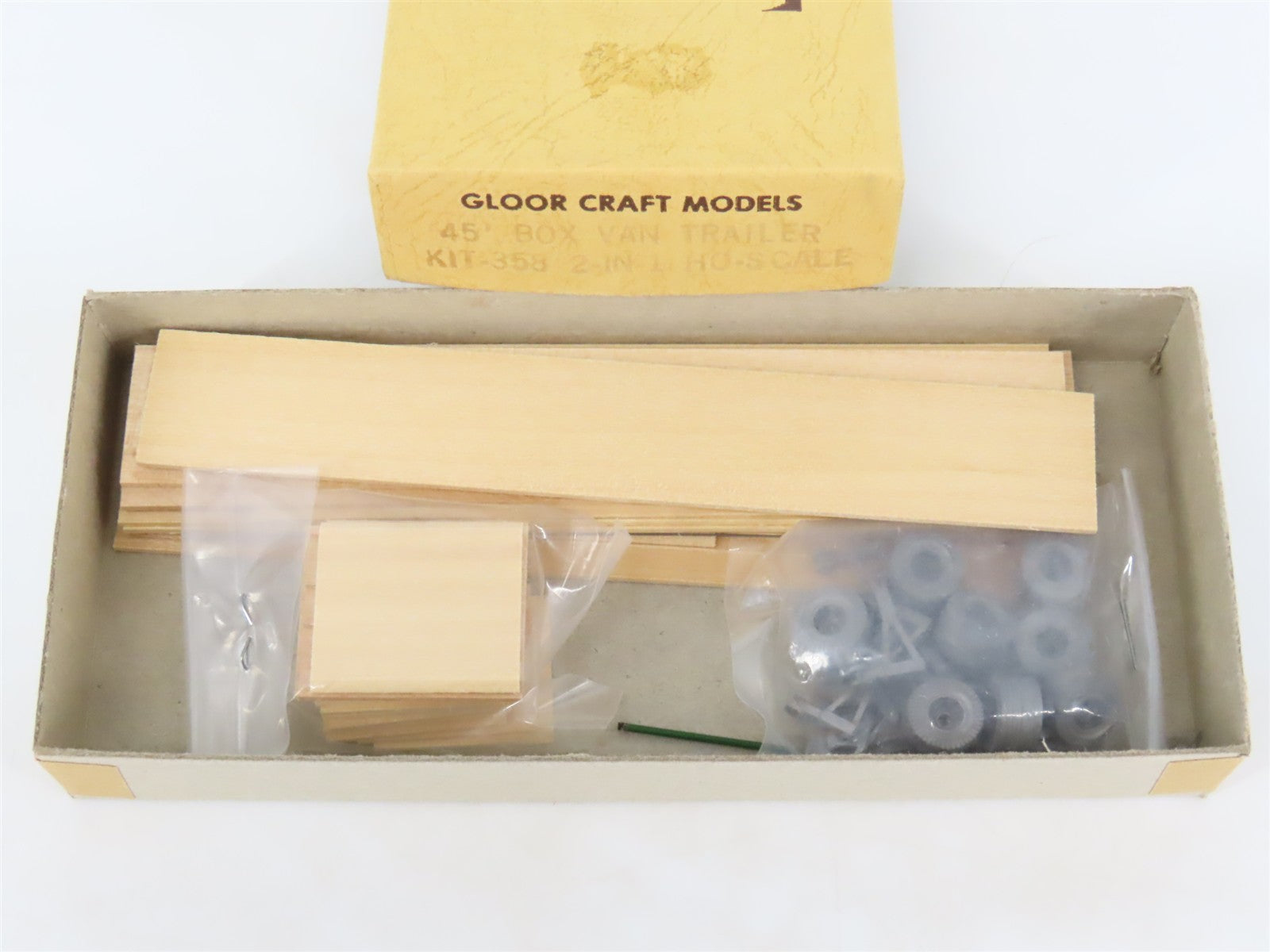 HO Scale Gloor Craft Models 2 in 1 Kit 358 Unpainted 45' Box Van Trailer