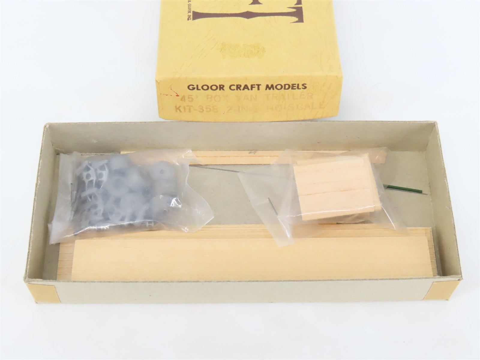 HO Scale Gloor Craft Models 2 in 1 Kit 358 Unpainted 45' Box Van Trailer