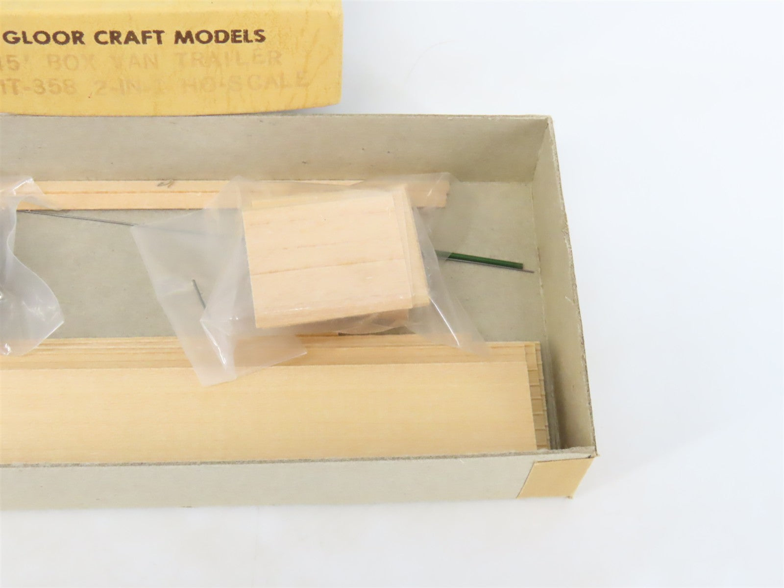 HO Scale Gloor Craft Models 2 in 1 Kit 358 Unpainted 45' Box Van Trailer