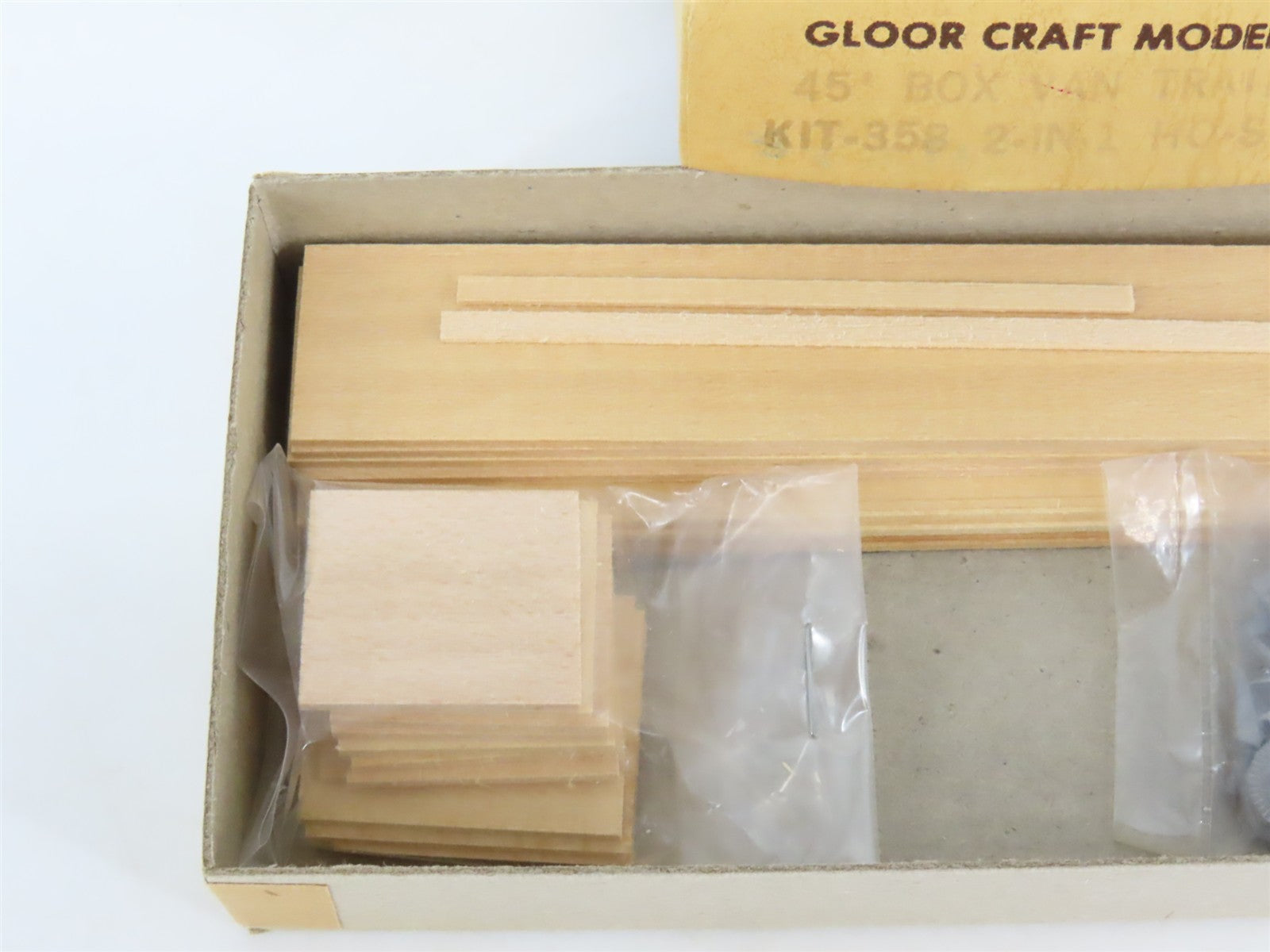 HO Scale Gloor Craft Models 2 in 1 Kit 358 Unpainted 45' Box Van Trailer