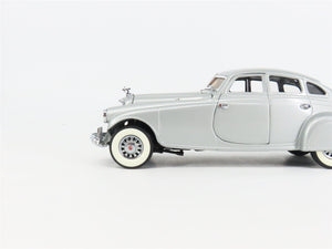 1:24 Scale Danbury Mint Die-Cast 1933 Pierce Silver Arrow