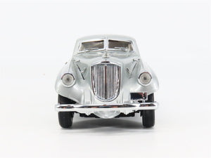 1:24 Scale Danbury Mint Die-Cast 1933 Pierce Silver Arrow