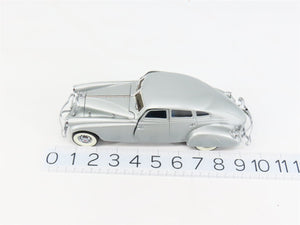 1:24 Scale Danbury Mint Die-Cast 1933 Pierce Silver Arrow