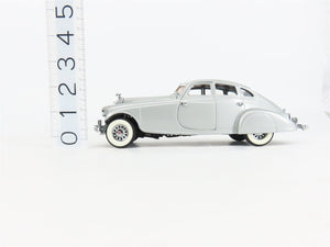 1:24 Scale Danbury Mint Die-Cast 1933 Pierce Silver Arrow
