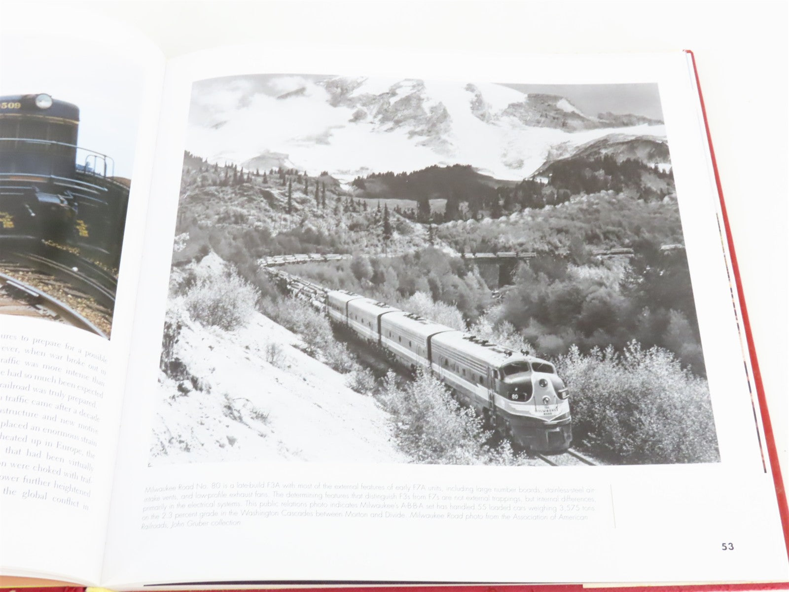 EMD Locomotives by Brian Solomon ©2006 HC Book