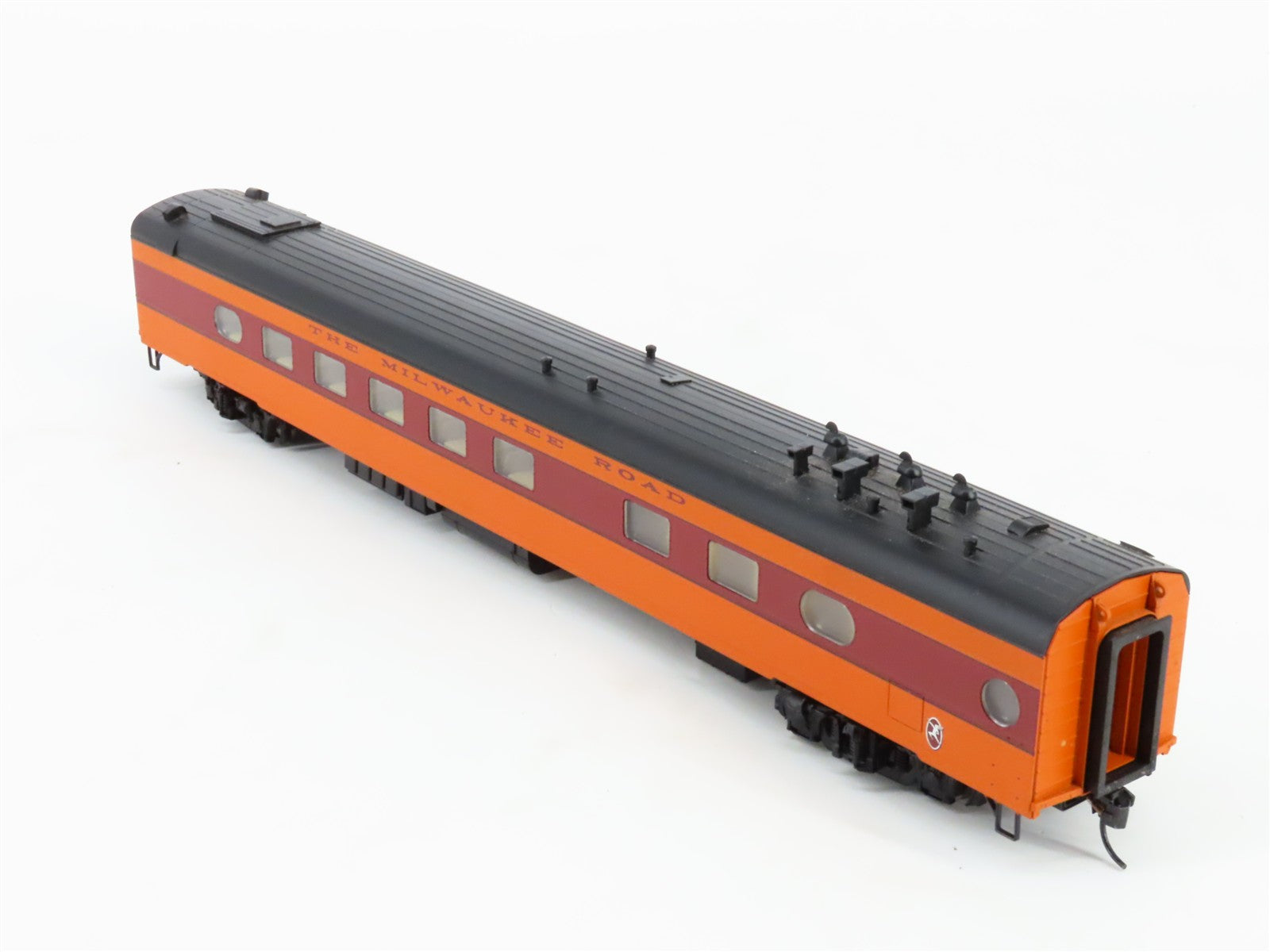HO Scale Walthers 932-9203 MILW Milwaukee Road Hiawatha 48-Seat Diner Passenger