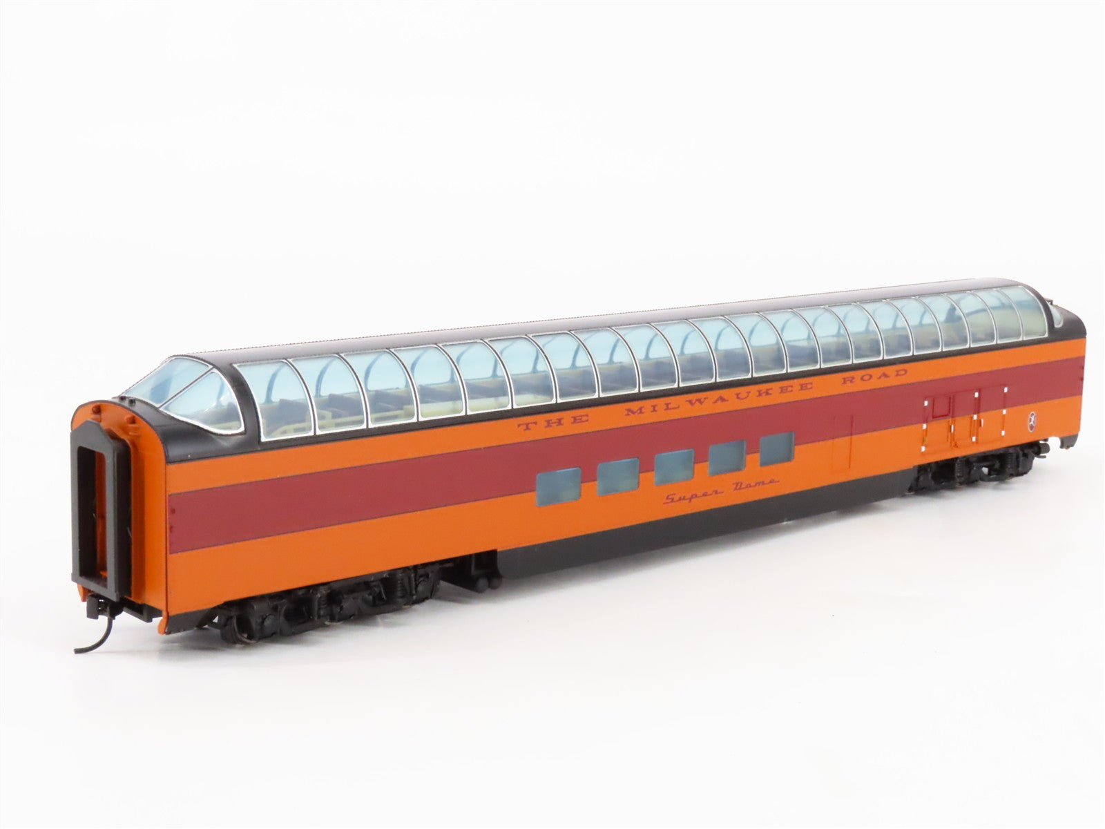 HO Scale Walthers 932-9207 MILW Milwaukee Road Hiawatha Super Dome Passenger Car