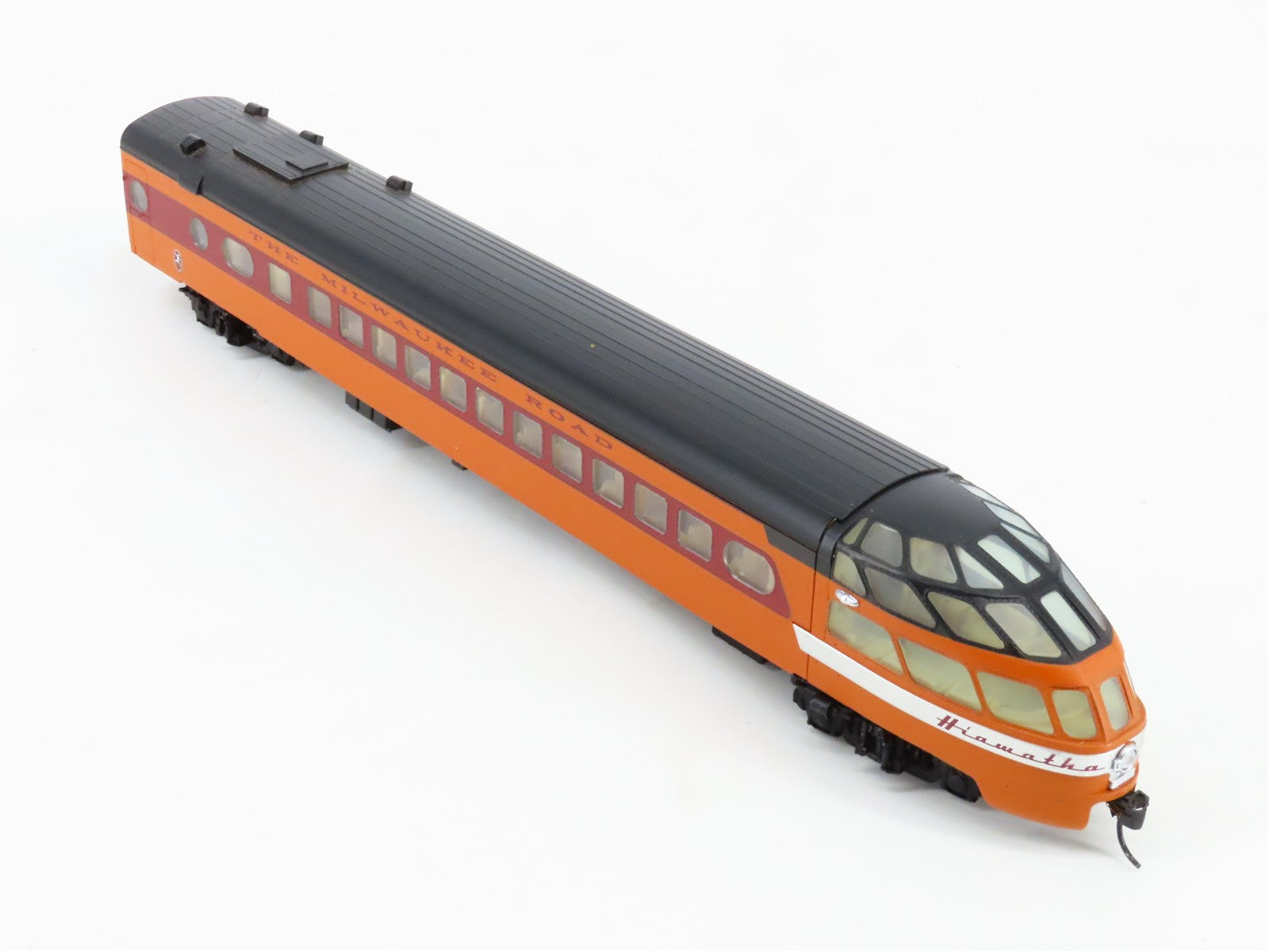 HO Scale Walthers 932-9206 MILW Milwaukee Road Hiawatha Skytop Lounge Passenger
