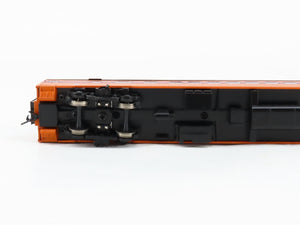 HO Scale Walthers 932-9206 MILW Milwaukee Road Hiawatha Skytop Lounge Passenger