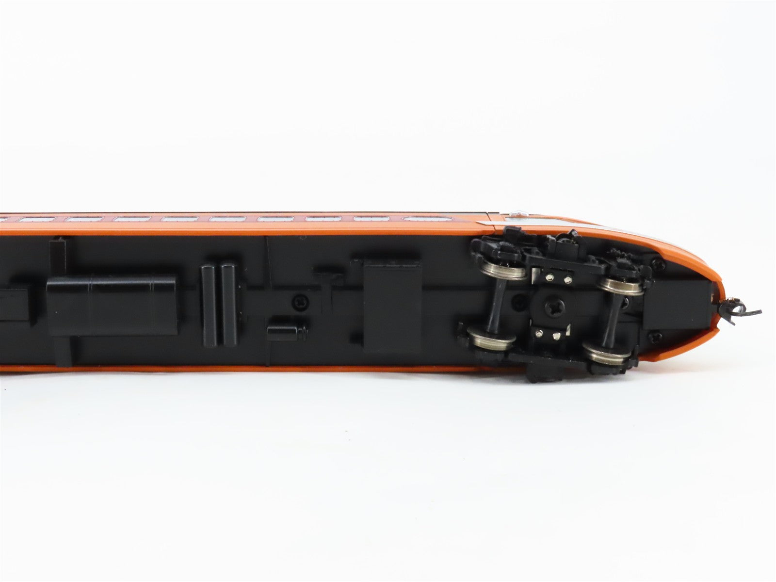 HO Scale Walthers 932-9206 MILW Milwaukee Road Hiawatha Skytop Lounge Passenger