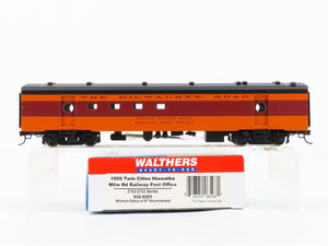 HO Scale Walthers 932-9201 MILW Milwaukee Road Hiawatha RPO Passenger Car