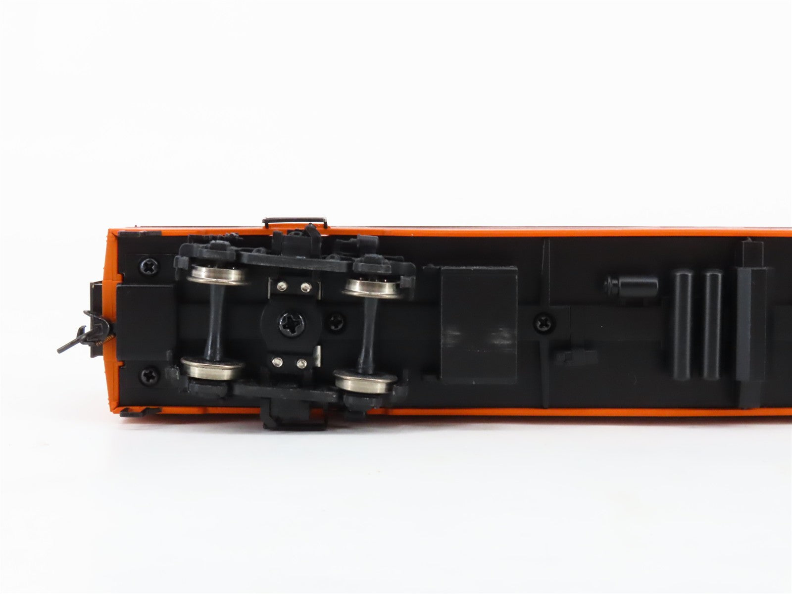 HO Scale Walthers 932-9201 MILW Milwaukee Road Hiawatha RPO Passenger Car