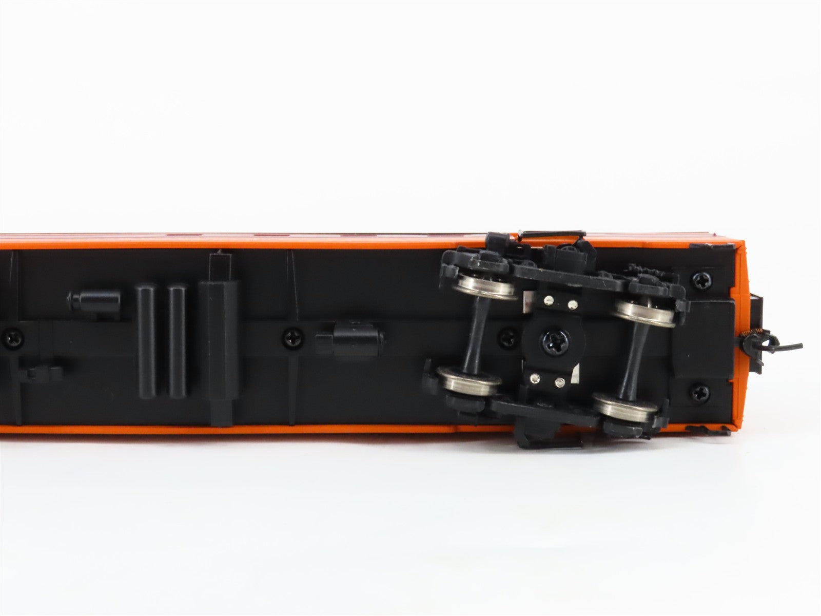 HO Scale Walthers 932-9201 MILW Milwaukee Road Hiawatha RPO Passenger Car