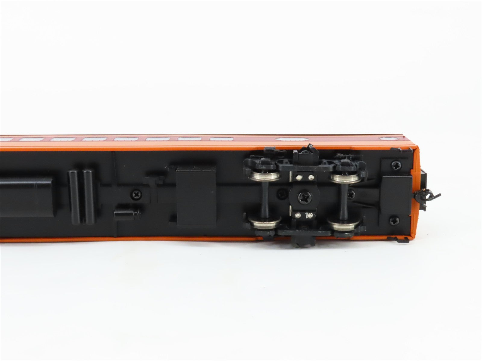 HO Walthers 932-9205 MILW Milwaukee Road Hiawatha 30-Seat Parlor Passenger Car