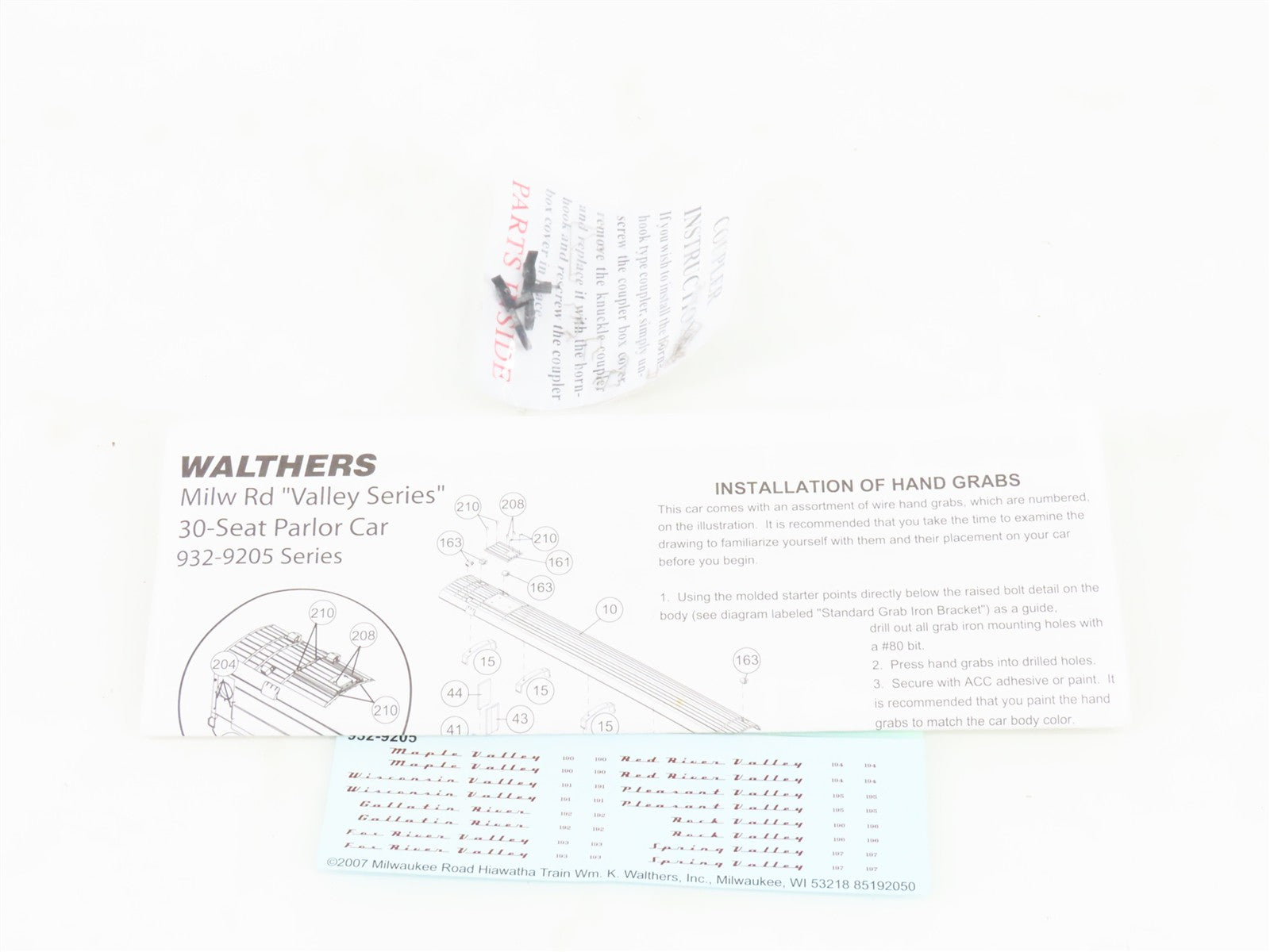 HO Walthers 932-9205 MILW Milwaukee Road Hiawatha 30-Seat Parlor Passenger Car
