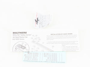 HO Walthers 932-9205 MILW Milwaukee Road Hiawatha 30-Seat Parlor Passenger Car