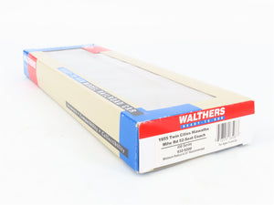 HO Scale Walthers 932-9200 MILW Milwaukee Road Hiawatha 52-Seat Coach Passenger