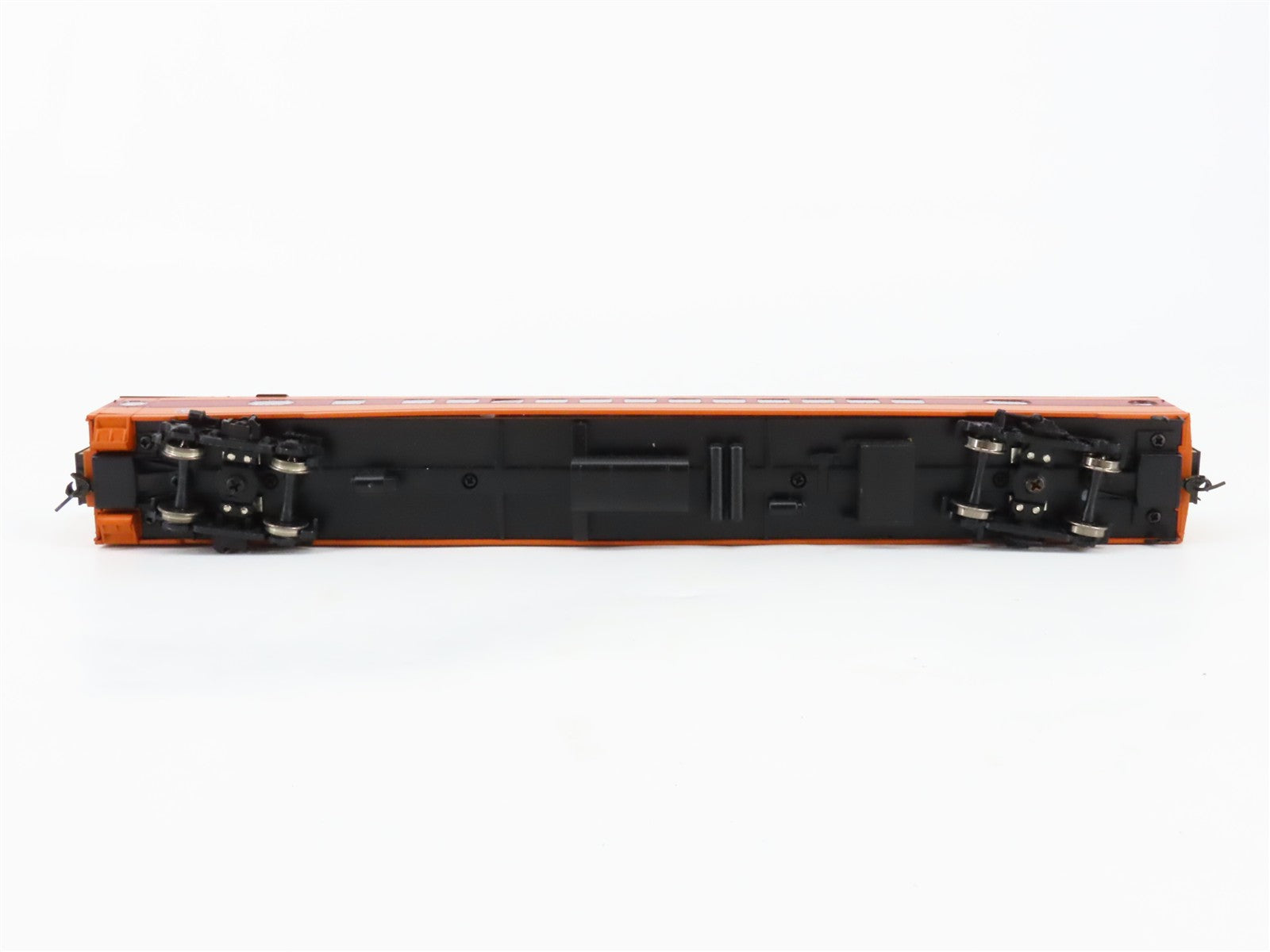HO Scale Walthers 932-9200 MILW Milwaukee Road Hiawatha 52-Seat Coach Passenger