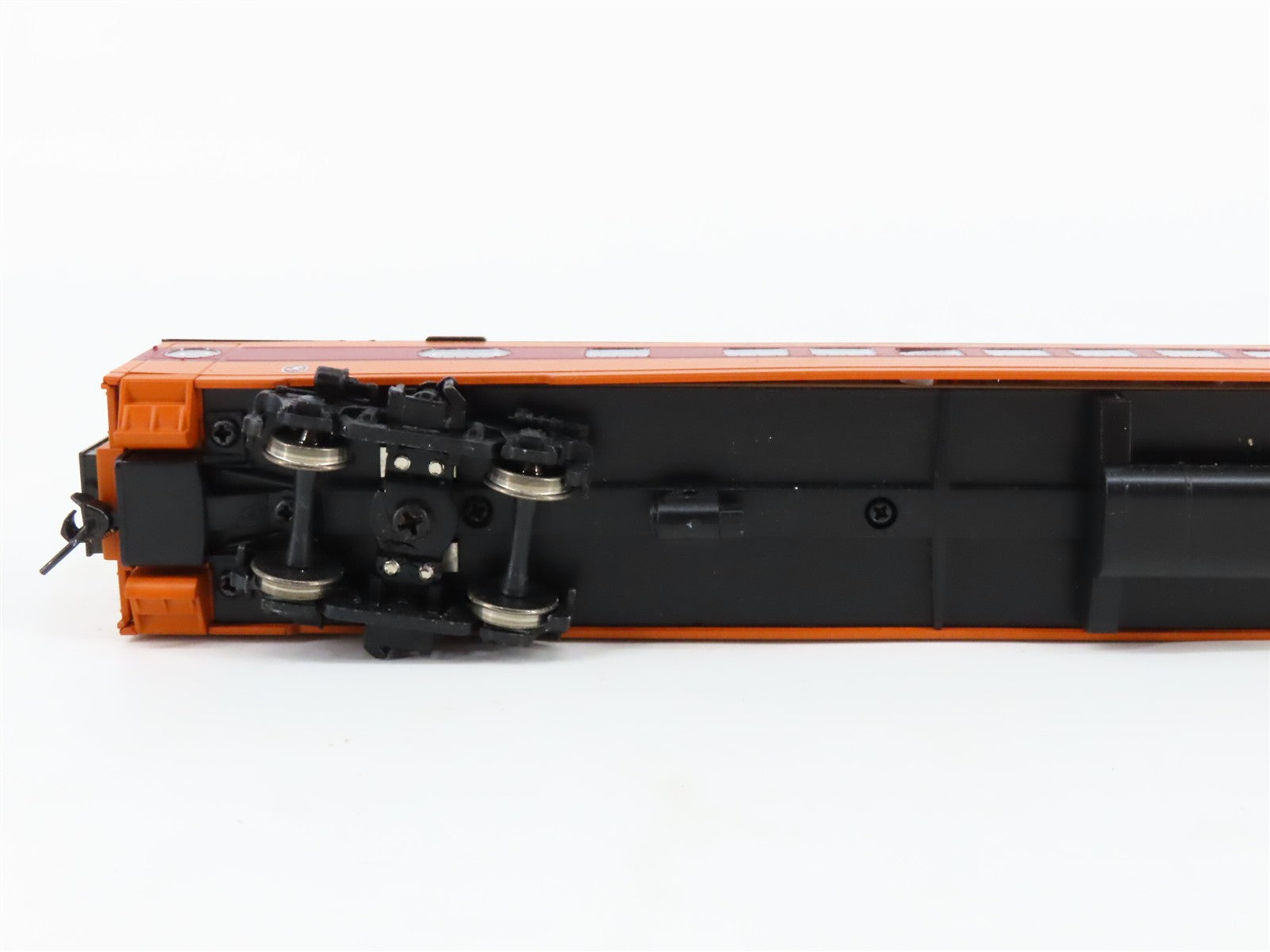 HO Scale Walthers 932-9200 MILW Milwaukee Road Hiawatha 52-Seat Coach Passenger