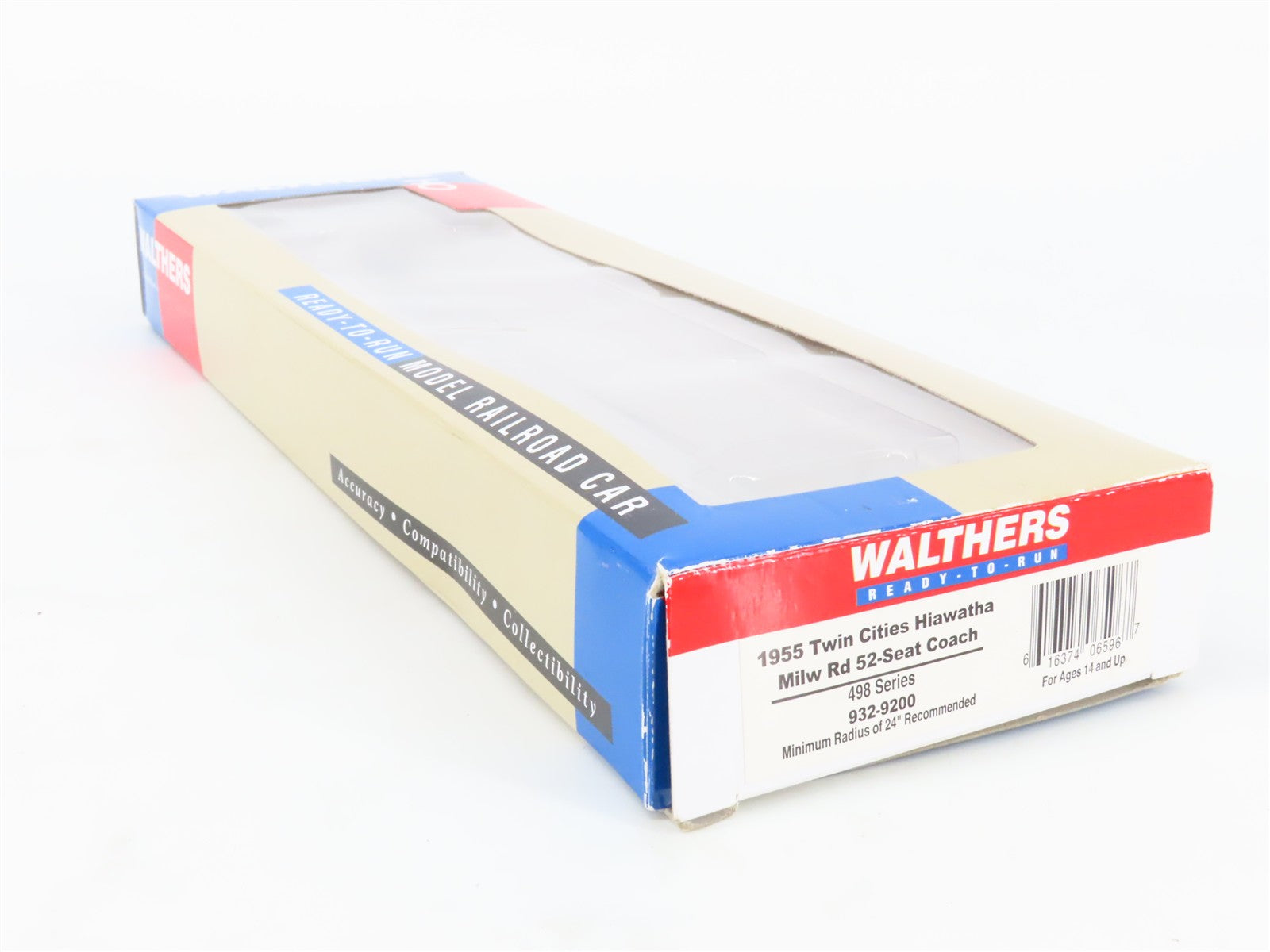 HO Scale Walthers 932-9200 MILW Milwaukee Road Hiawatha 52-Seat Coach Passenger