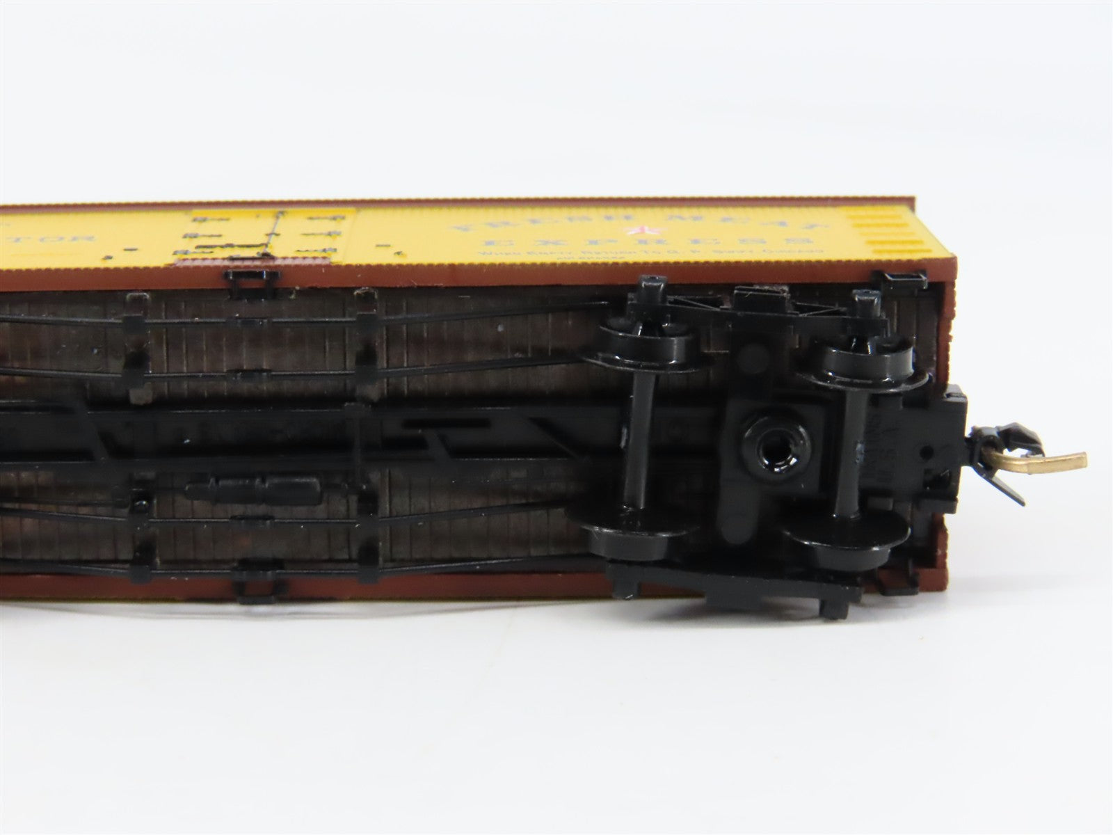 N Scale Micro-Trains 58010 SRL Swift Refrigerator Line 36' Reefer 2813 RTR