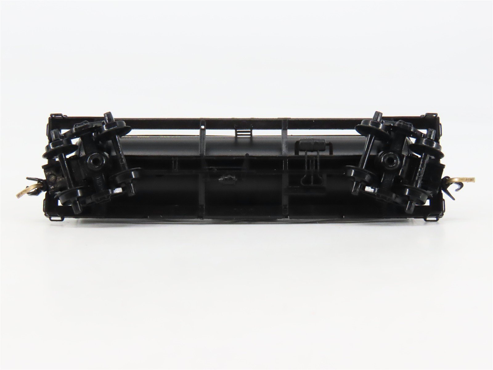 N Scale Micro-Trains 65060 UTLX Union Tank Car Co. 39' Tank Car 8530 RTR