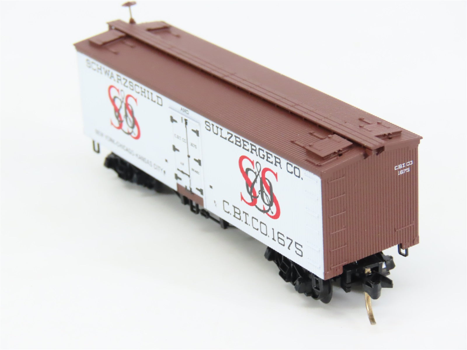 N Scale Micro-Trains 58020 CBT Schwarzschild & Sulzberger 36' Reefer 1675 RTR