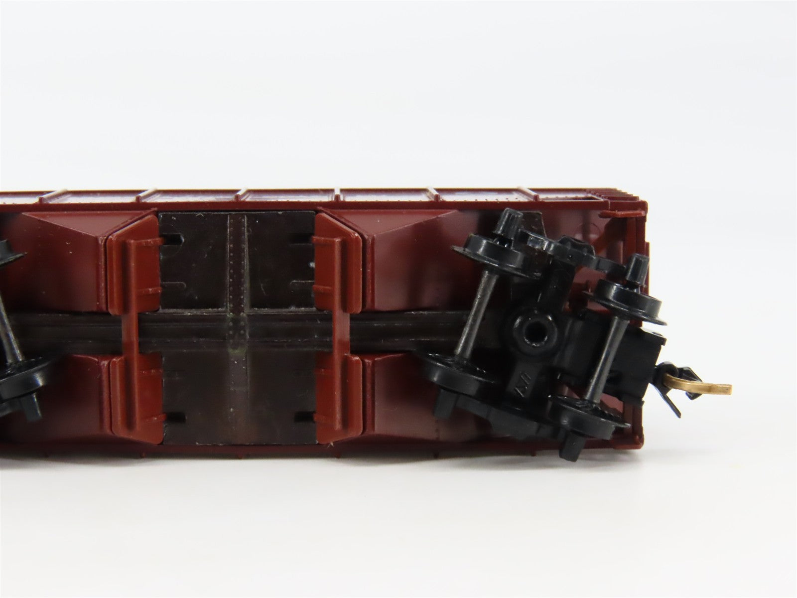 N Scale Kadee Micro-Trains MTL 56130 Westmoreland Coal Co. 2-Bay Hopper 926 RTR
