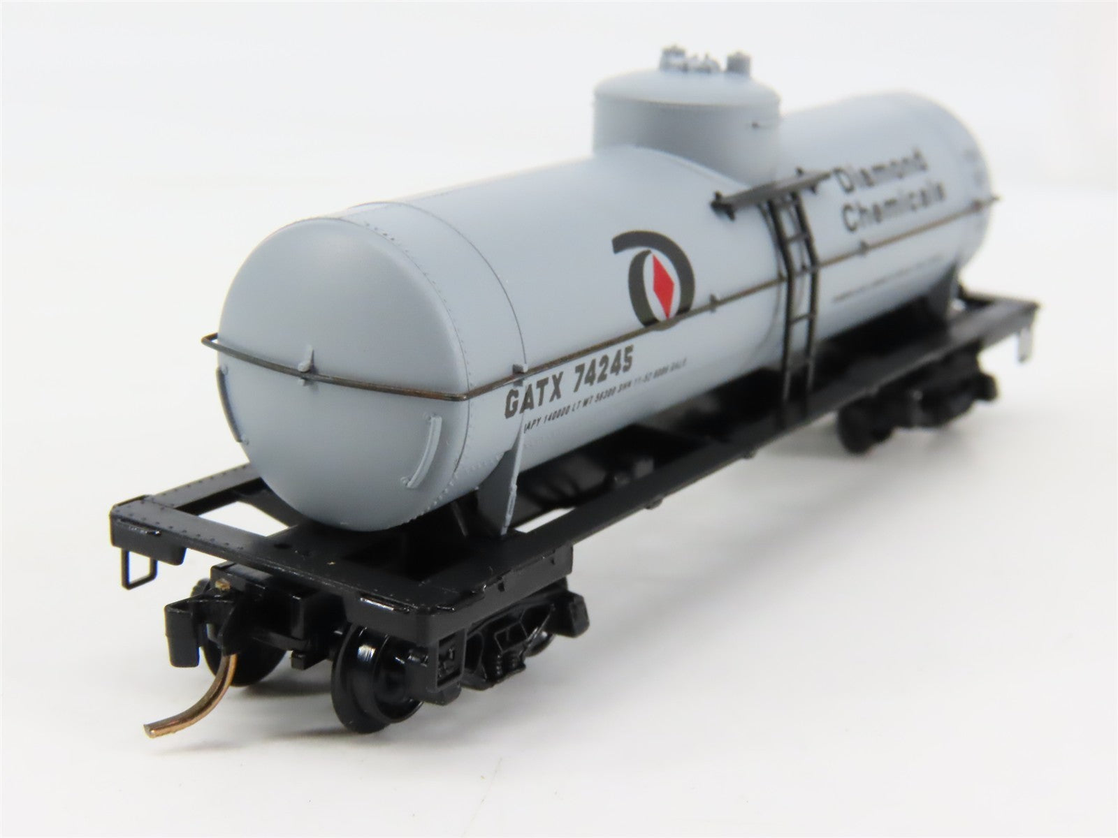 N Kadee Micro-Trains MTL 65190 GATX Diamond Chemical Single Dome Tank Car 74245