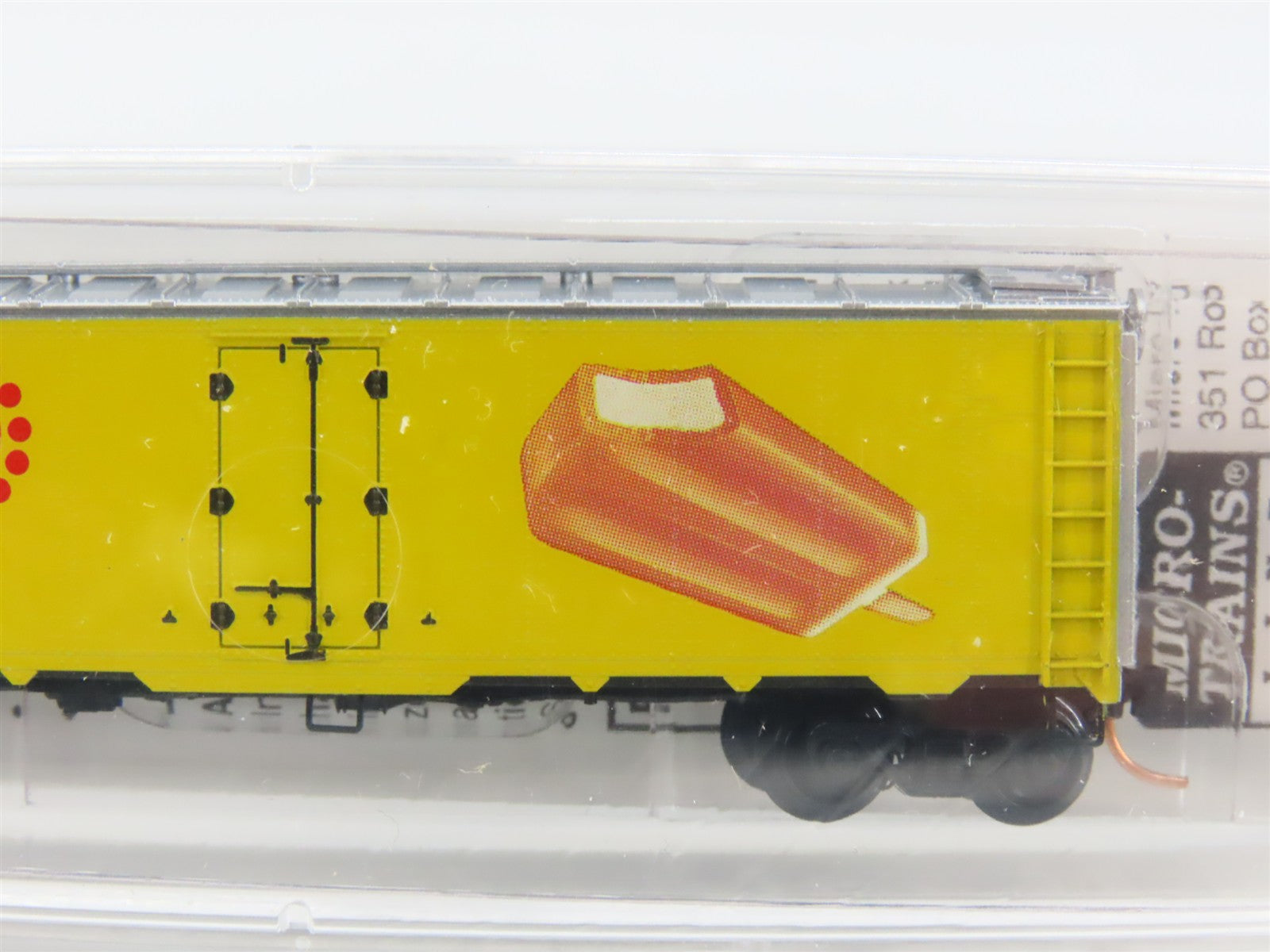 N Scale Micro-Trains 59070 GH Good Humor 40' Reefer 701 RTR