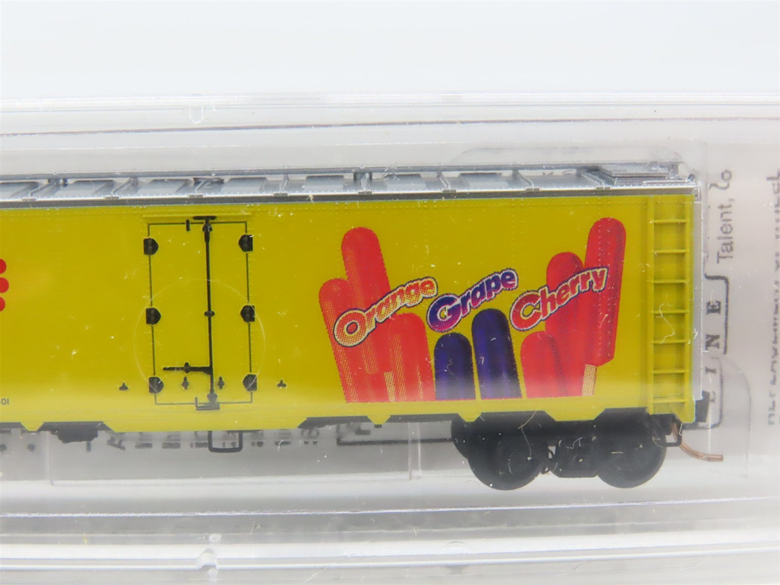 N Scale Micro-Trains 59050 GH Good Humor 40' Steel Ice Reefer 501 RTR